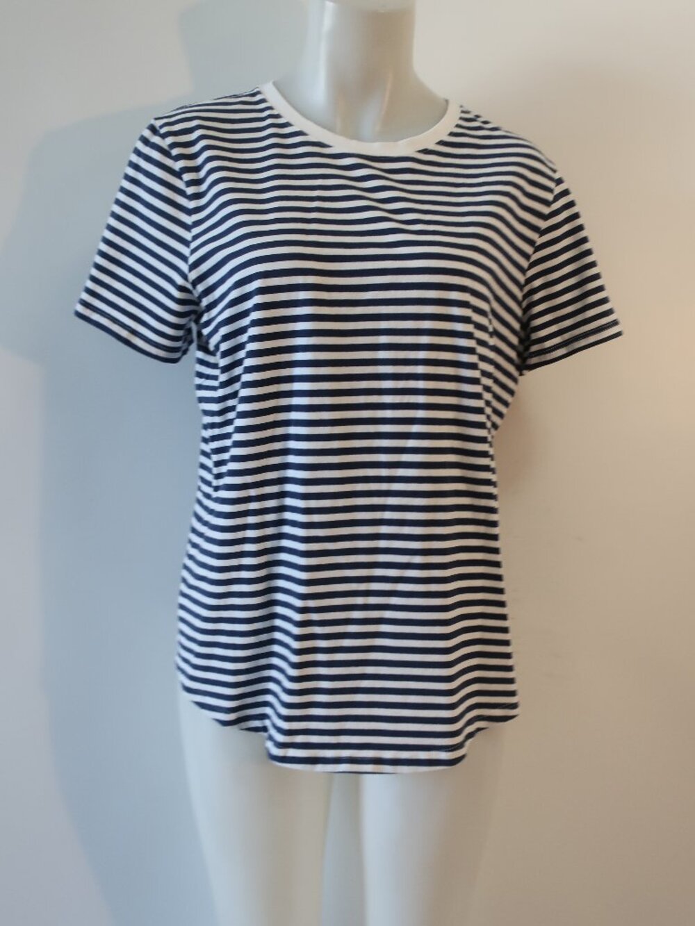 Womens Lululemon Navy Blue, White Striped T-Shirt 12